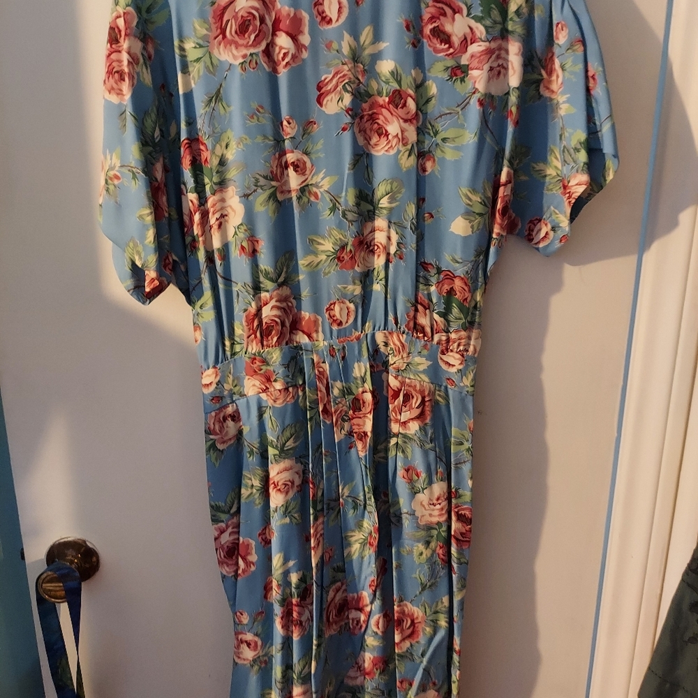 **Wow** Vintage Women's Karin Stevens Floral Above The Knee Rayon Dress